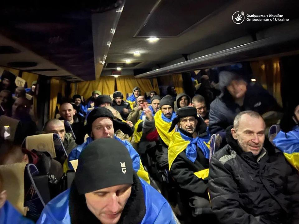 Відбувся ОБМІН ПОЛОНЕНИМИ! Додому повернулись 5 нацгвардійців ЧАЕС! 230 українських воїнів вдома!  фото №3