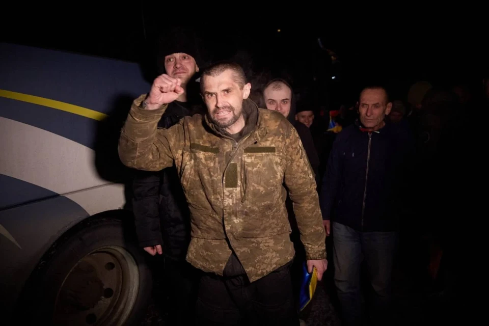 Відбувся ОБМІН ПОЛОНЕНИМИ! Додому повернулись 5 нацгвардійців ЧАЕС! 230 українських воїнів вдома!  фото №7