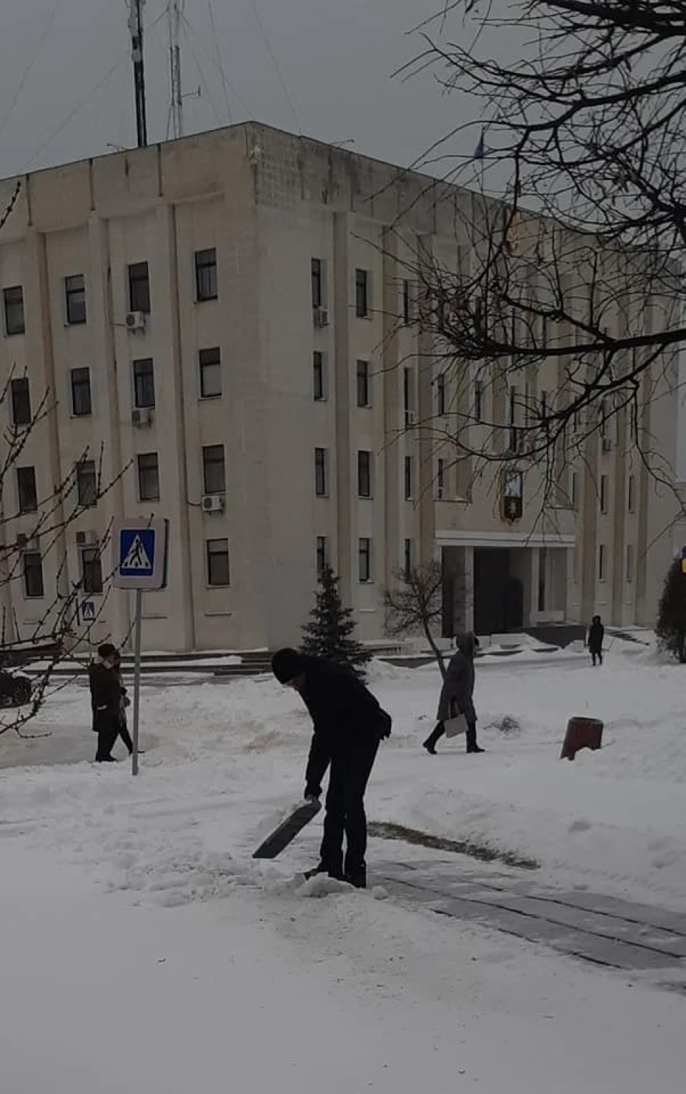 Працюють для нас: Комунальники міста Славутич під час негоди і снігопадів фото №25