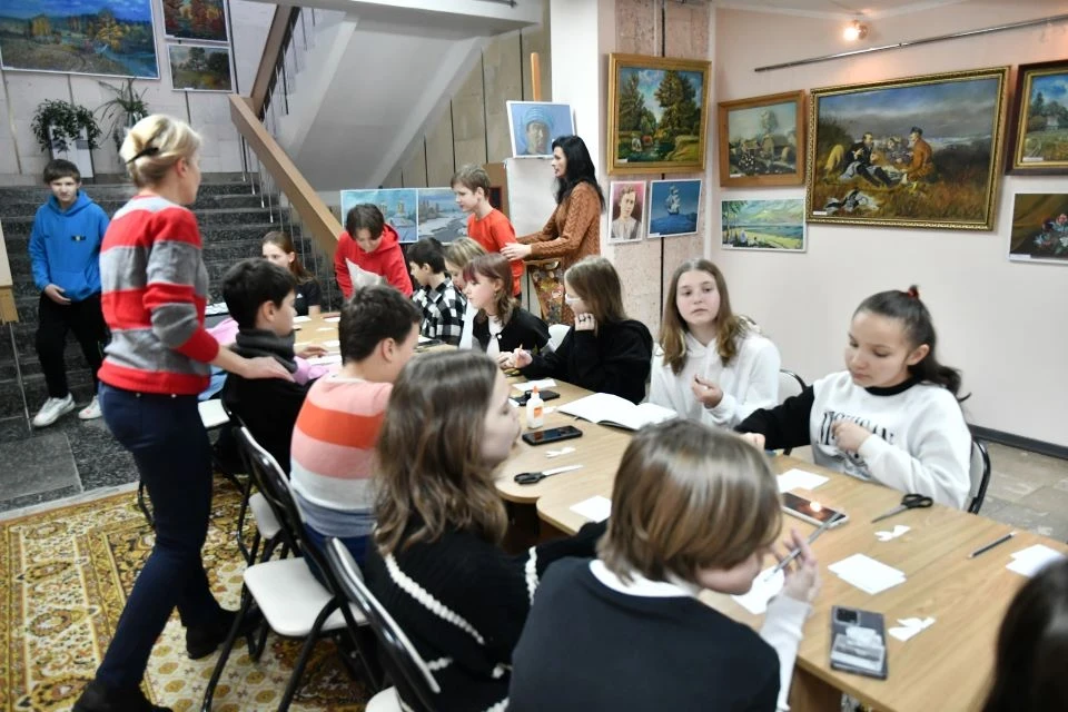 "Ангели пам'яті": Славутицькі діти вшановують пам'ять Кіборгів фото №1