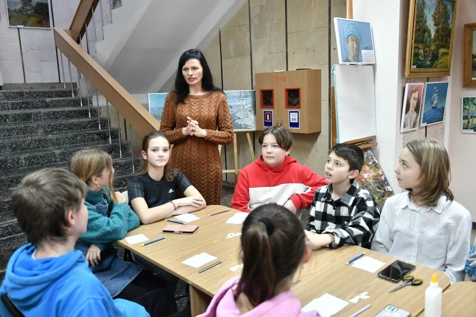 "Ангели пам'яті": Славутицькі діти вшановують пам'ять Кіборгів фото №3