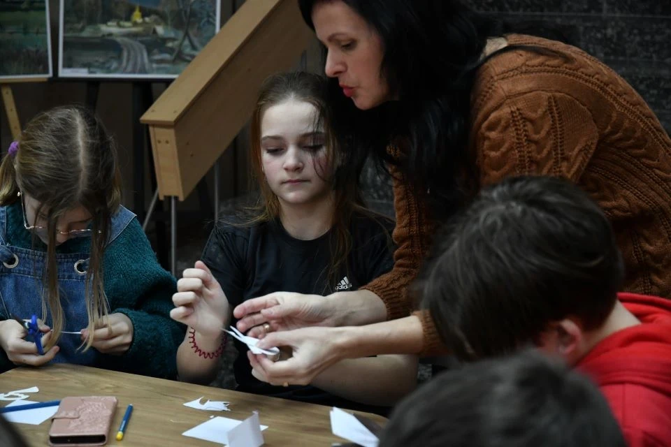 "Ангели пам'яті": Славутицькі діти вшановують пам'ять Кіборгів фото №6