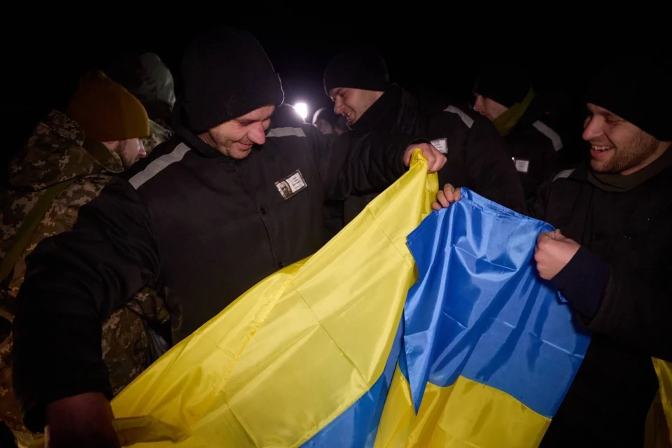 Відбувся ОБМІН ПОЛОНЕНИМИ! 100 українських Захисників вдома! фото №3