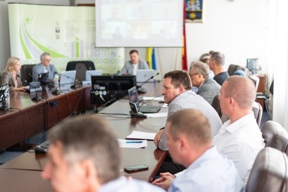 В Славутичі обговорили питання поводження з відпрацьованим ядерним паливом фото №1