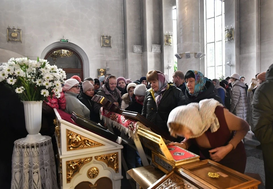 Хресна хода у Славутичі: Молитва за благополуччя України фото №15