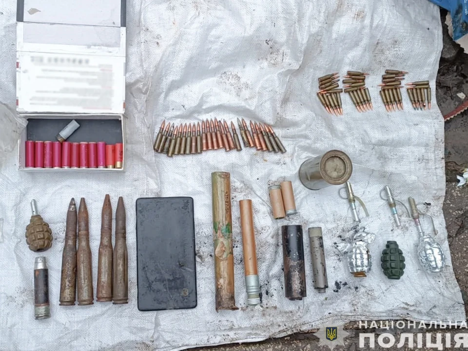 Понад 2 кг наркотиків та арсенал зброї знайшли у чернігівця! фото №3