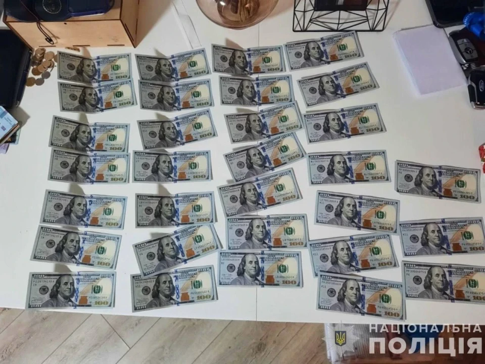 Зняла «порчу» за понад 1,5 млн грн: Закарпатські поліцейські затримали шахрайку у Чернігові  фото №2