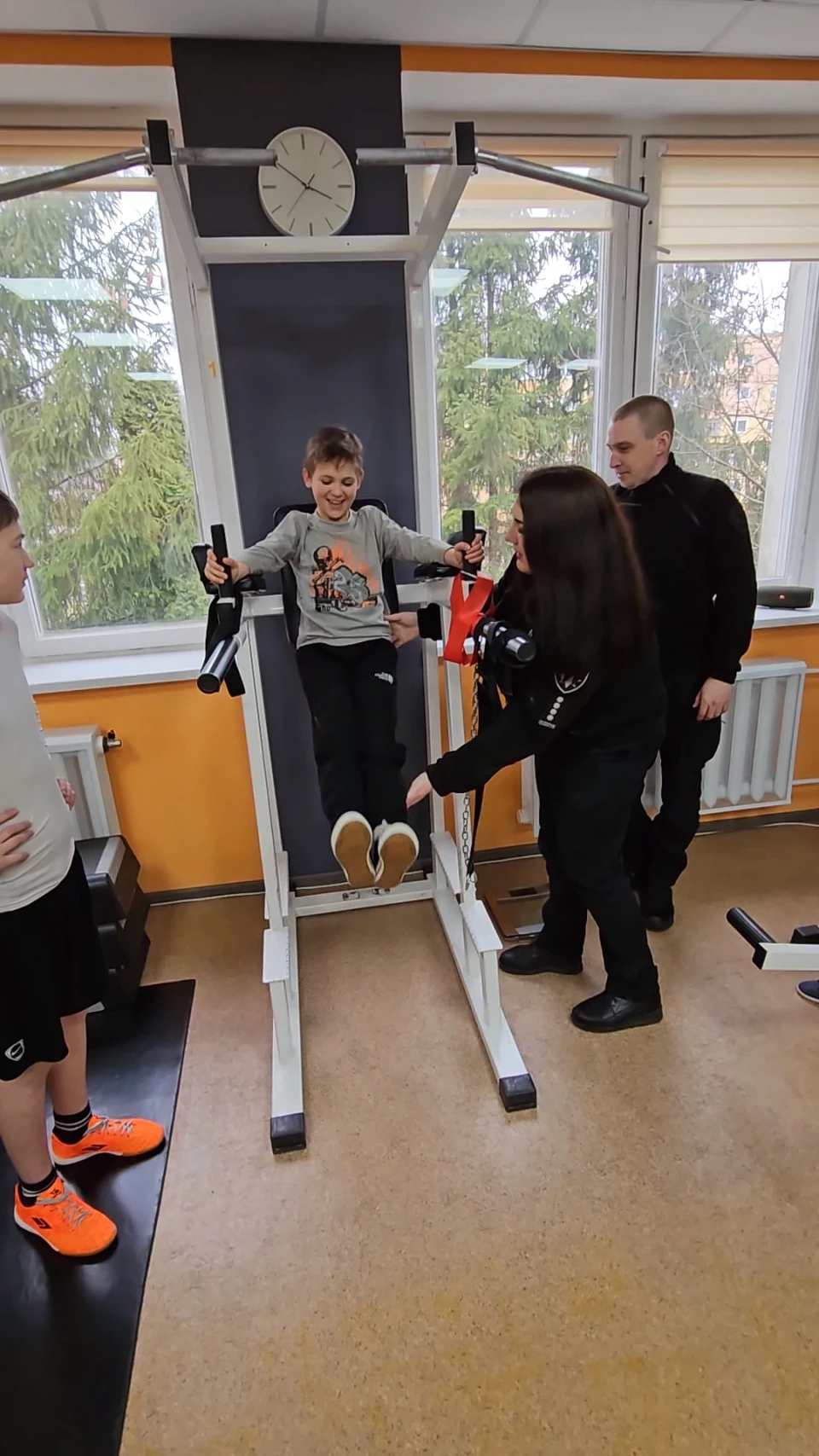 Поліцейські з Славутича організовують тиждень здоров'я підлітків: заохочуючи здоровий спосіб життя фото №3