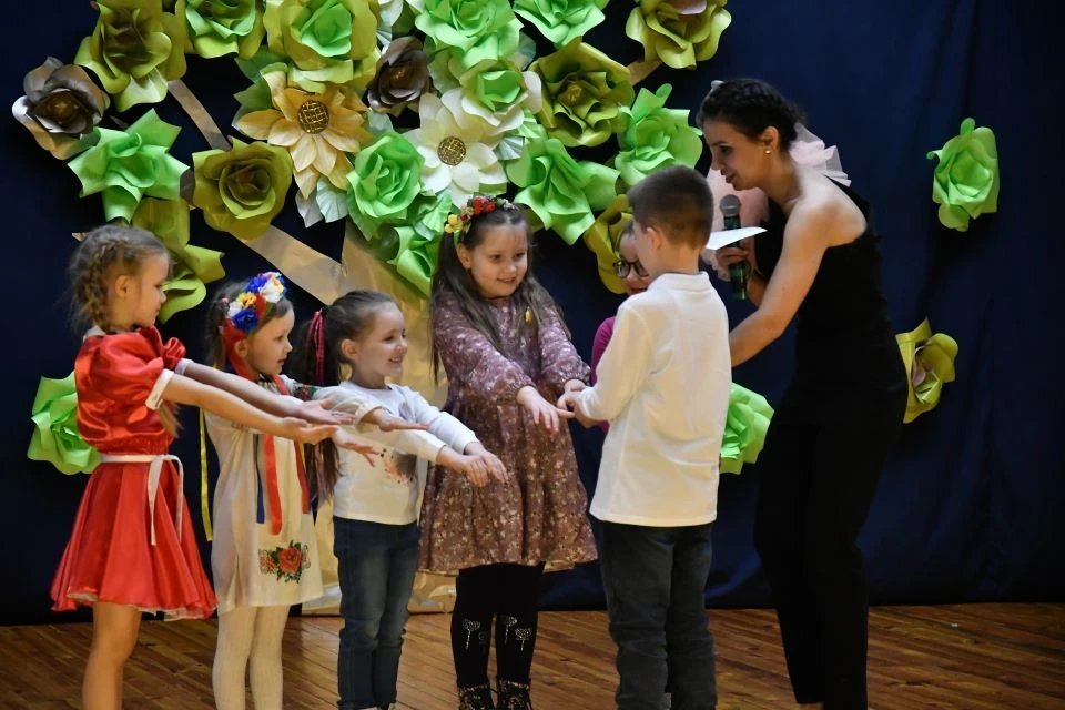 Сімейне свято в Палаці дітей та молоді: Весняний благодійний концерт — "Родинне шоу 1+1" фото №26
