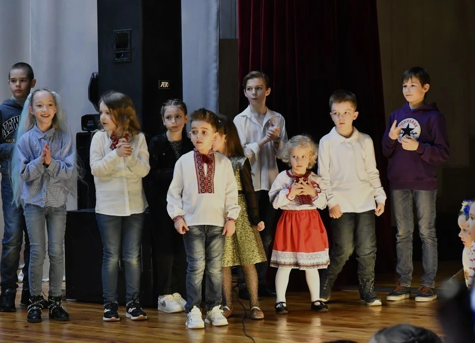 Сімейне свято в Палаці дітей та молоді: Весняний благодійний концерт — "Родинне шоу 1+1" фото №27