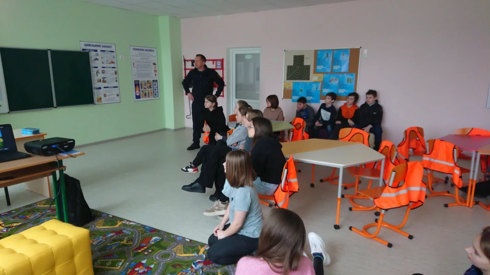 Урок пожежної безпеки для учнів Славутицької гімназії фото №1