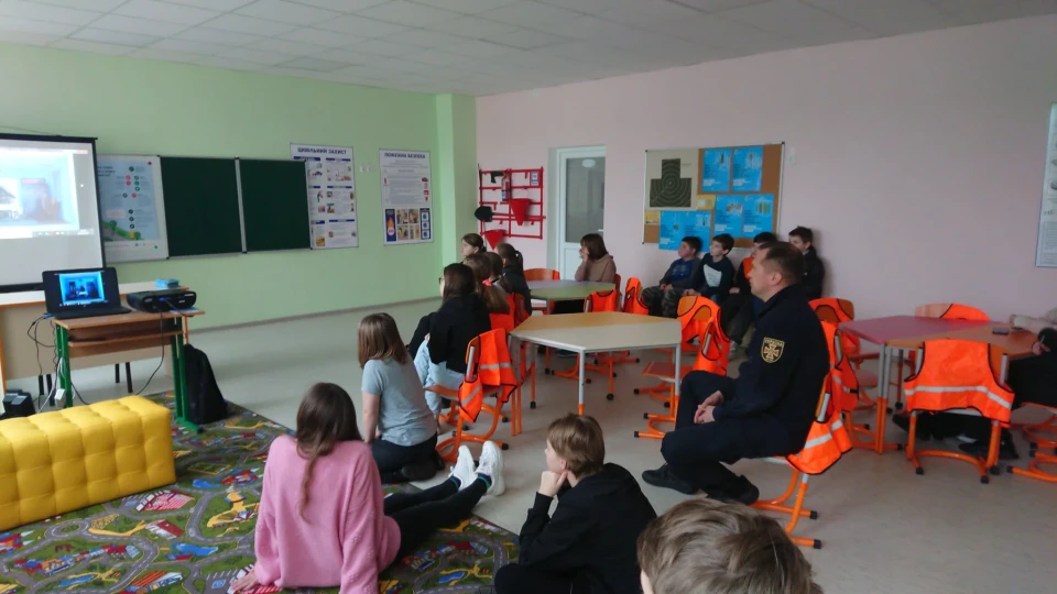 Урок пожежної безпеки для учнів Славутицької гімназії фото №2