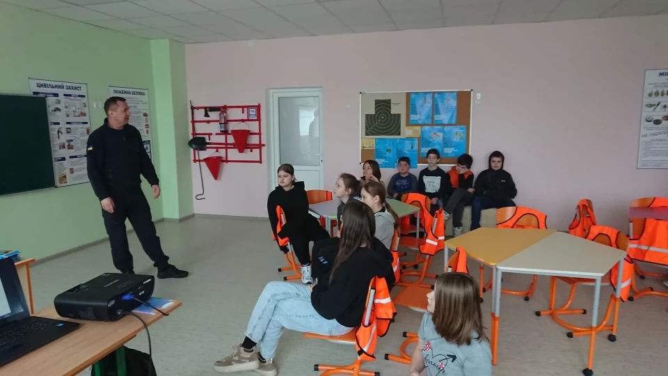 Урок пожежної безпеки для учнів Славутицької гімназії фото №3