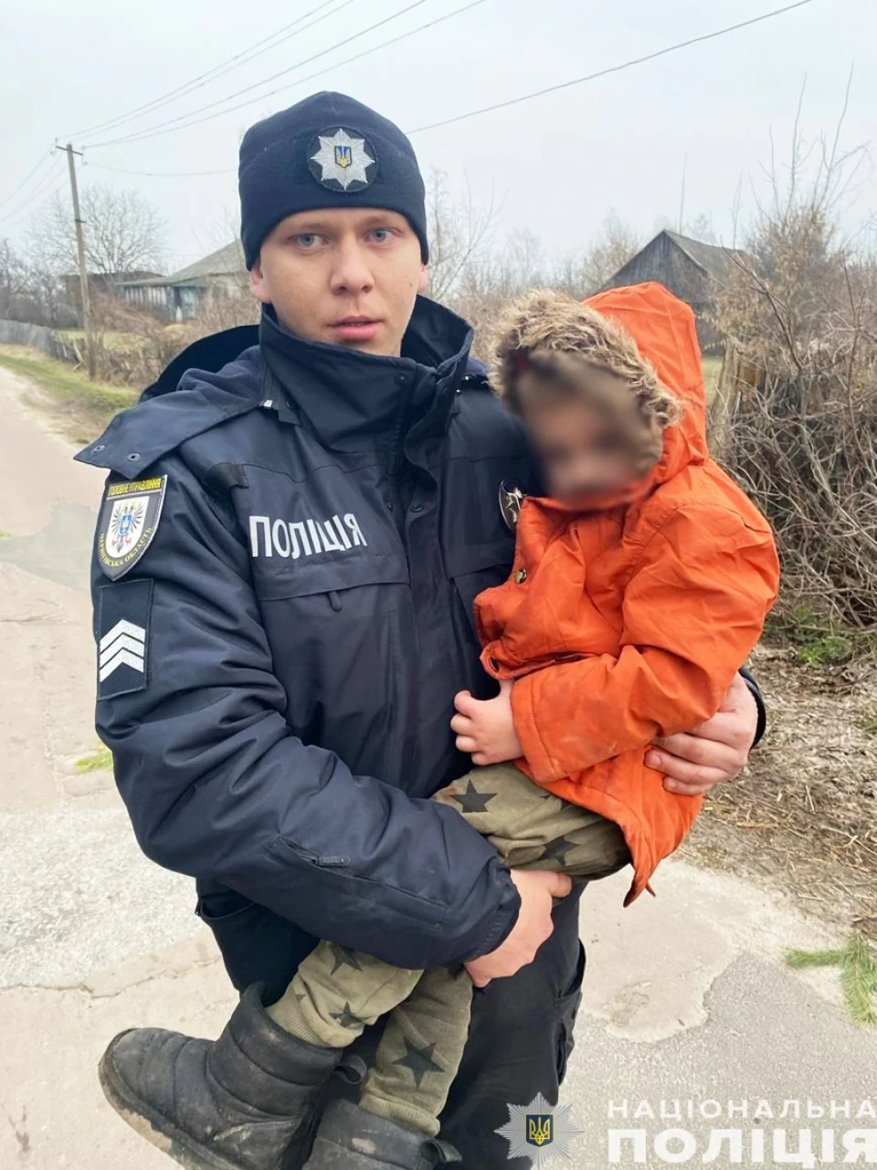 На Чернігівщині поліцейські усю ніч шукали зниклого 3-річного хлопчика фото №1