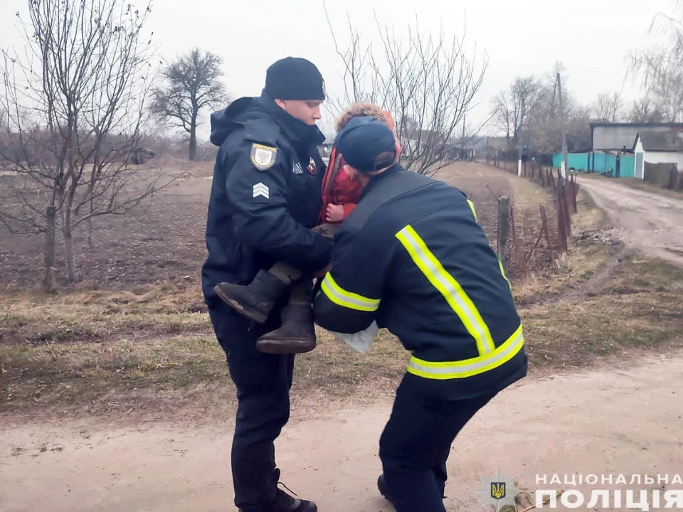 На Чернігівщині поліцейські усю ніч шукали зниклого 3-річного хлопчика фото №2