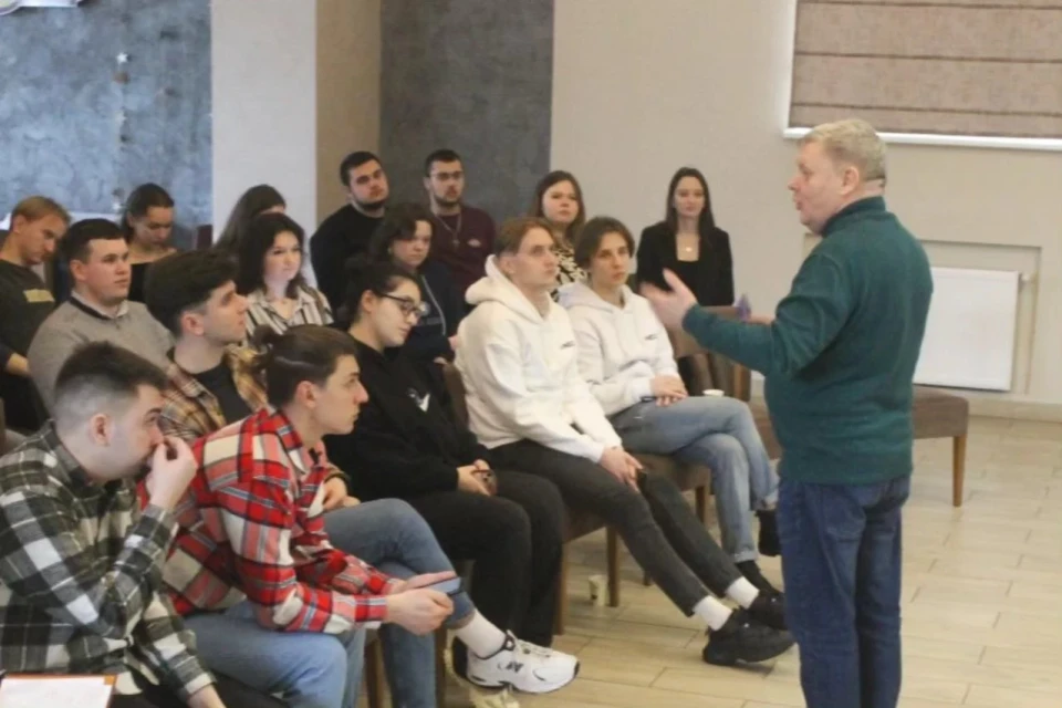 Навчання для молоді: Депутати молодіжної ради Славутича у Тернополі фото №8