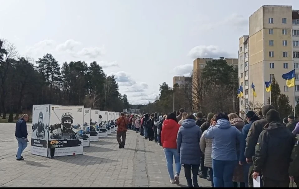 Подія, що нас об’єднала: як у Славутичі відзначили другу роковину супротиву міста російським окупантам фото №12