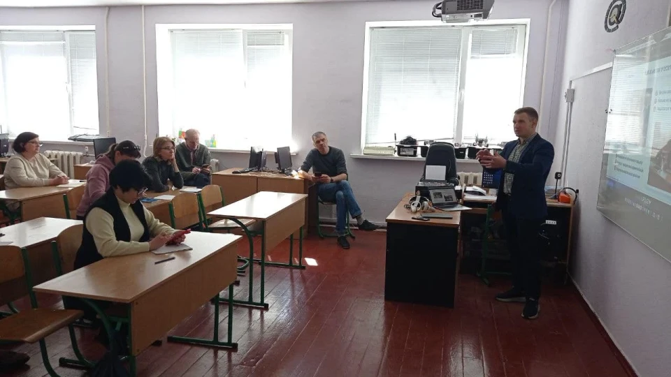 Віртуальна революція в освіті: презентація освітньої системи AR Book у Славутичі фото №3