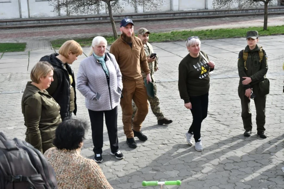 Підтримка та надія: в Славутичі відбулася зустріч з командиром військової частини фото №6