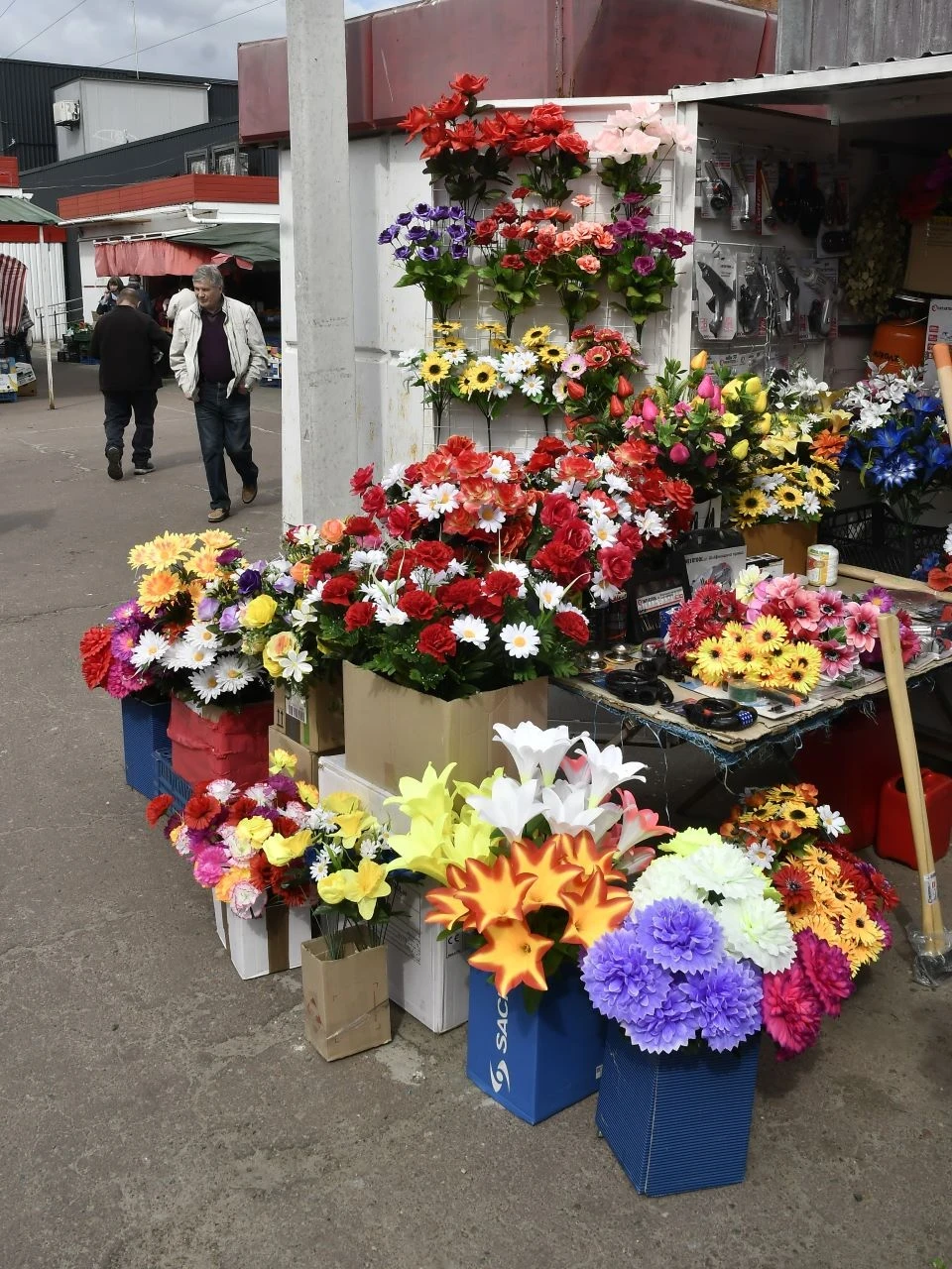 У нас на базарі: Фоторепортаж з весняного ринку у Славутичі фото №2
