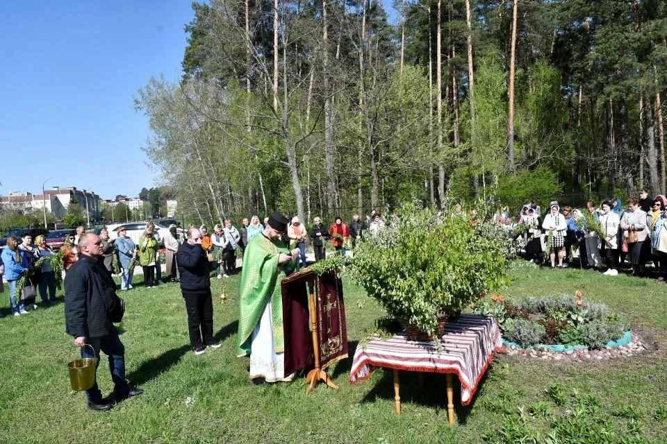 "Не я б'ю - верба б'є": Вербна неділя у Славутичі - Фоторепортаж фото №3