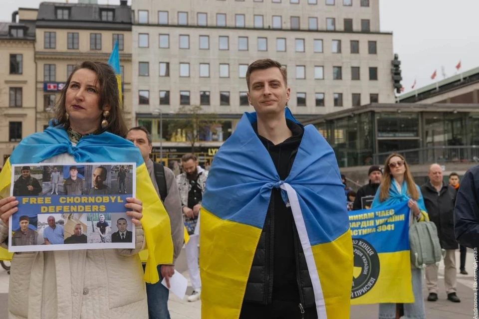 Стокгольм підтримав Захисників ЧАЕС:  Як пройшов мирний мітинг на підтримку полонених нацгвардійців фото №3