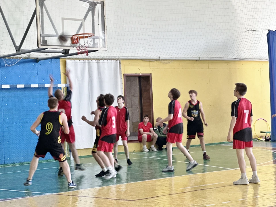 Славутицькі баскетболісти прийняли участь у районному етапі всеукраїнських змагань "Пліч-о-пліч" з баскетболу фото №3