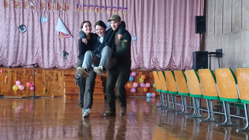 «Захист України» - Славутицькі випускники пройшли 3-денні курси та отримали відзнаки фото №5