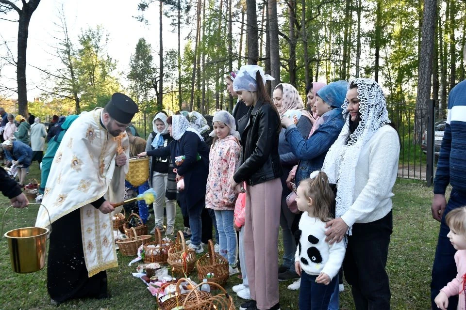 Святкове Великоднє освячення та богослужіння у Славутичі фото №16