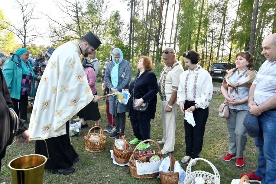 Святкове Великоднє освячення та богослужіння у Славутичі фото №17