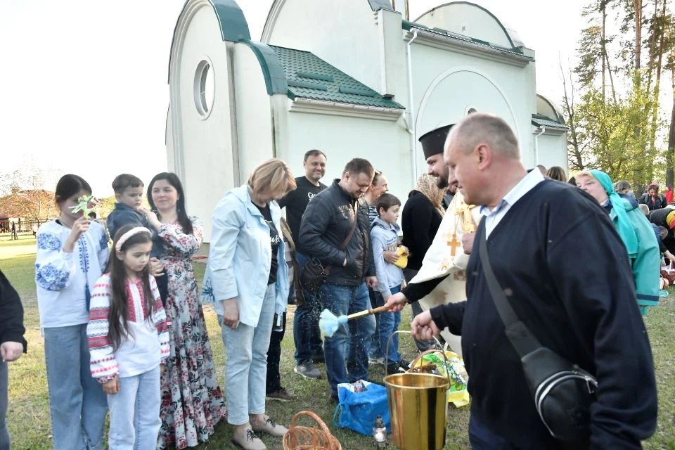 Святкове Великоднє освячення та богослужіння у Славутичі фото №25
