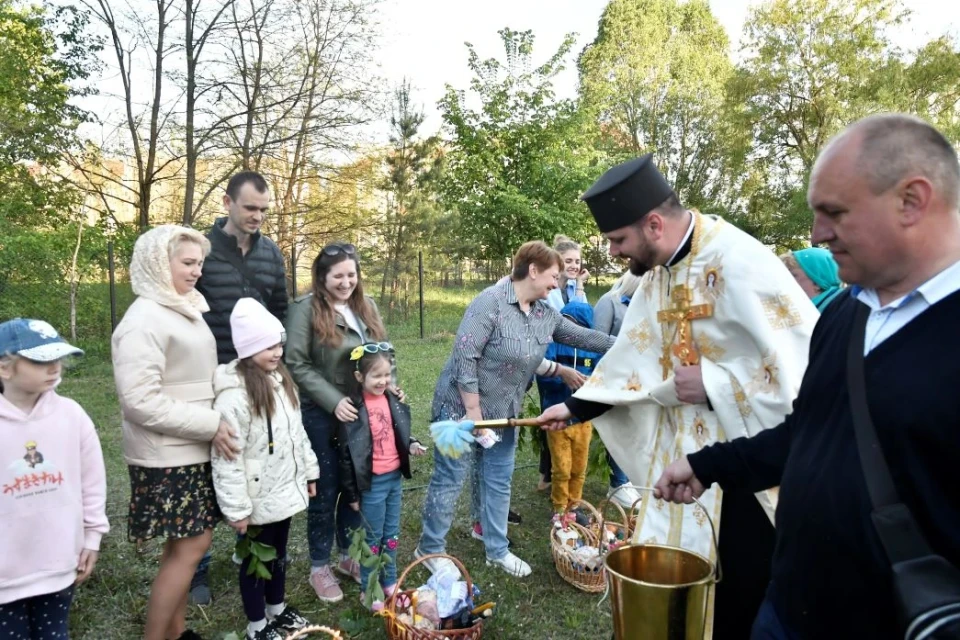 Святкове Великоднє освячення та богослужіння у Славутичі фото №26