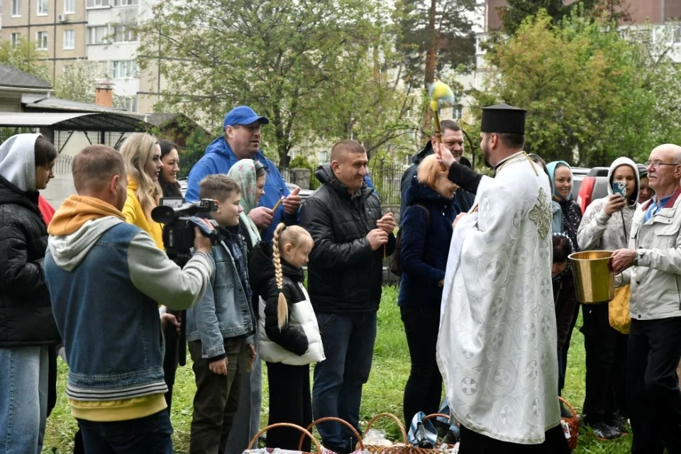 Святкове Великоднє освячення та богослужіння у Славутичі фото №23