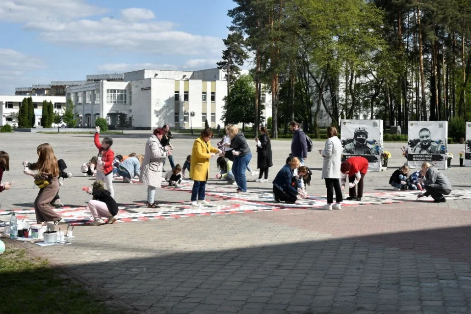 День вишиванки у Славутичі: Об'єднання традицій та вшанування героїв фото №1