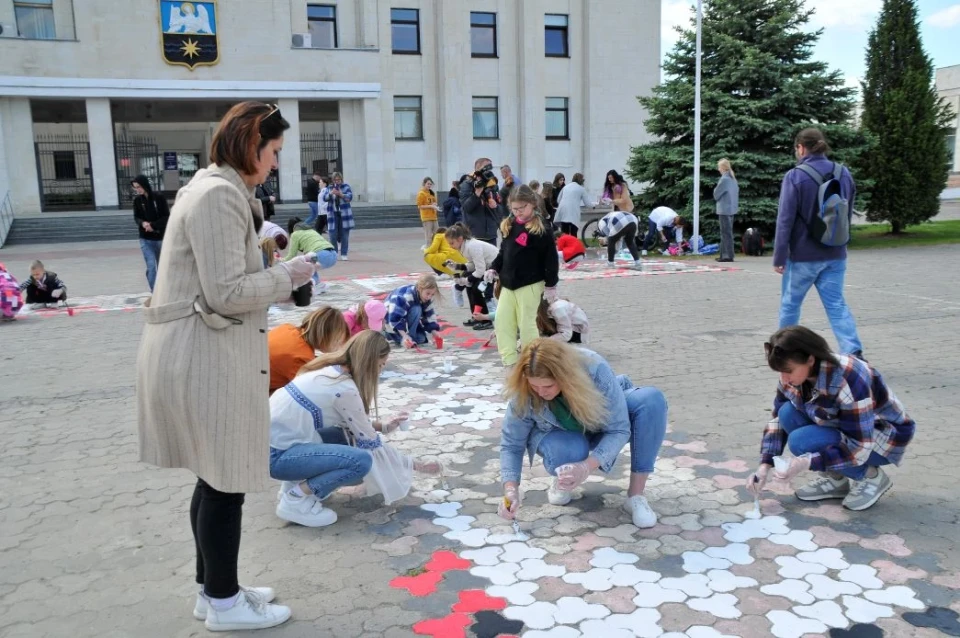 День вишиванки у Славутичі: Об'єднання традицій та вшанування героїв фото №14