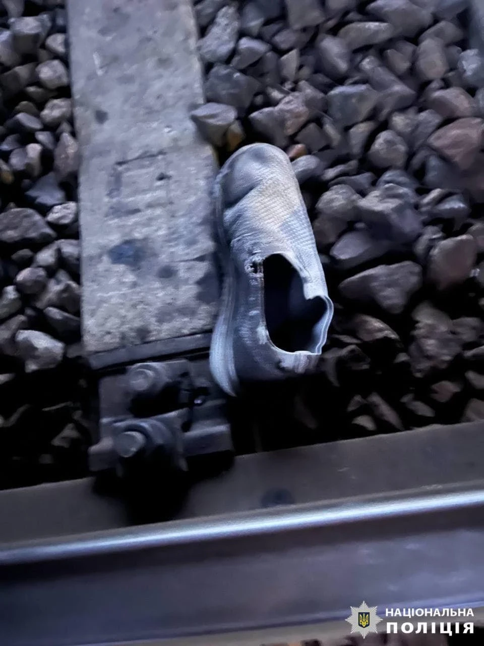 Трагедія на залізниці: двоє неповнолітніх травмовані, одному ампутовано ногу фото №1