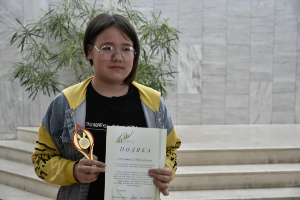 Ми – Українці! Нагородження обдарованих та талановитих дітей Славутича фото №6