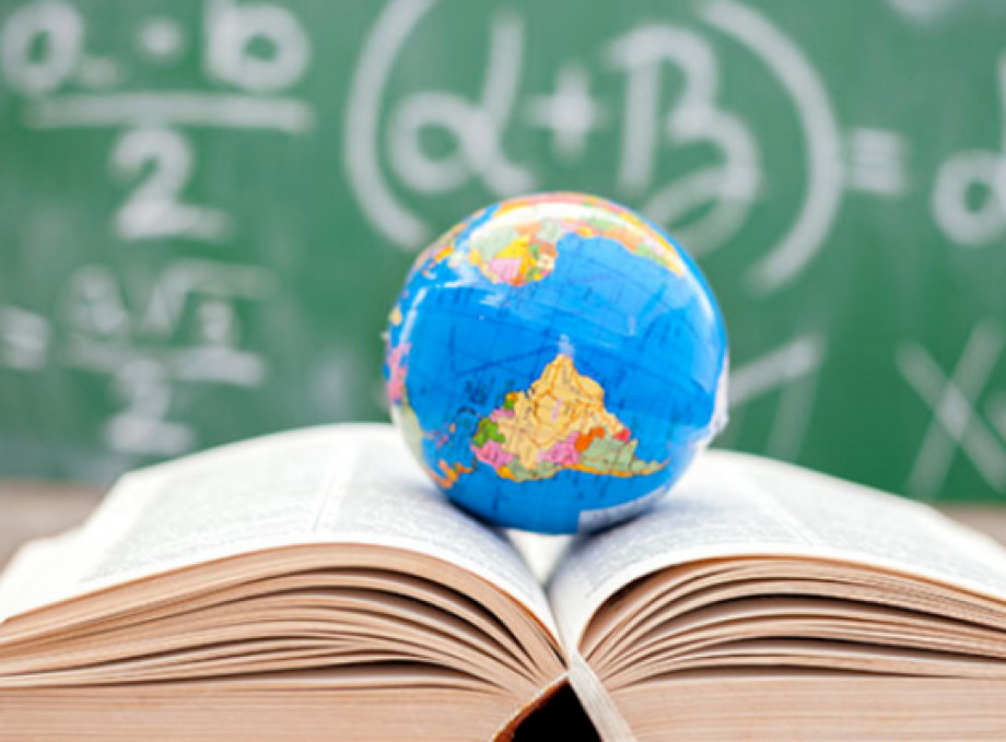 У Славутичі відбулися міські олімпіади з історії, мов та астрономії