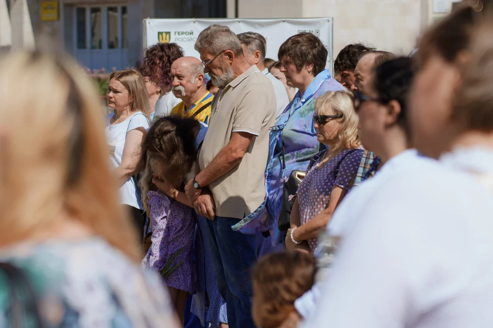 Славутич дякує: родини загиблих Героїв отримали відзнаки «Почесний громадянин міста» (фото) фото №24