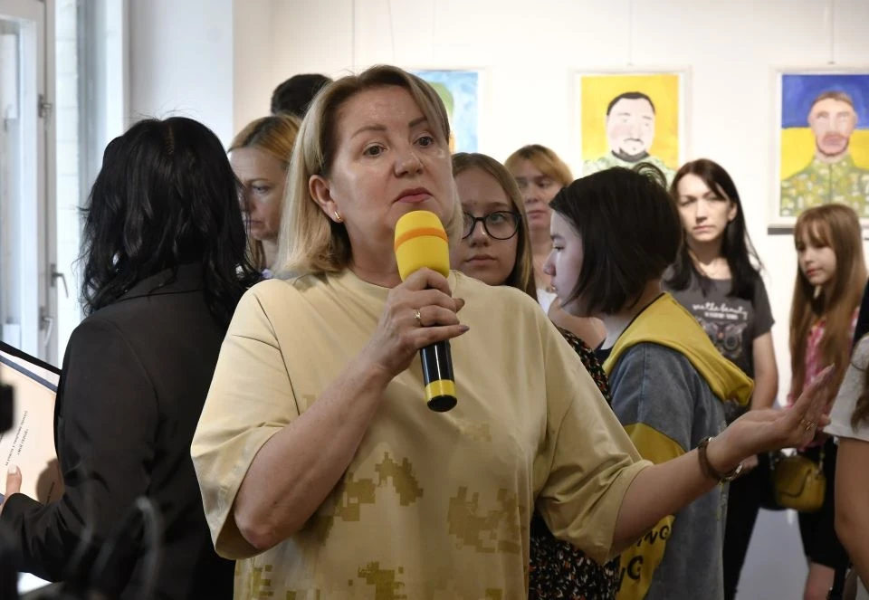 В Славутичі відкрилась виставка «Не пробачимо», яка присвячена нашим Героям фото №12