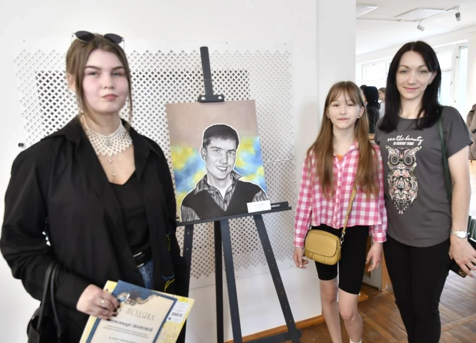 В Славутичі відкрилась виставка «Не пробачимо», яка присвячена нашим Героям фото №26
