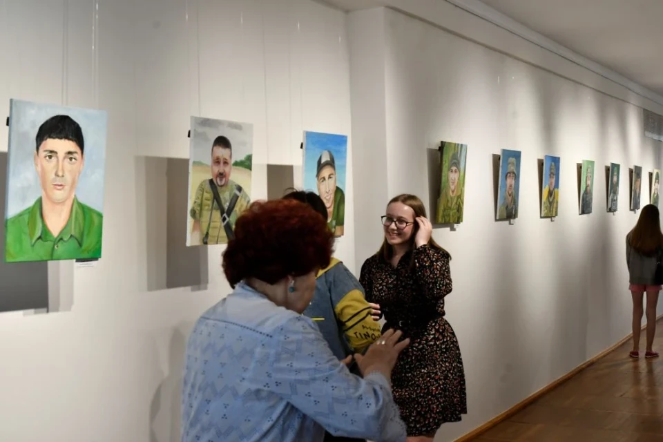 В Славутичі відкрилась виставка «Не пробачимо», яка присвячена нашим Героям фото №29