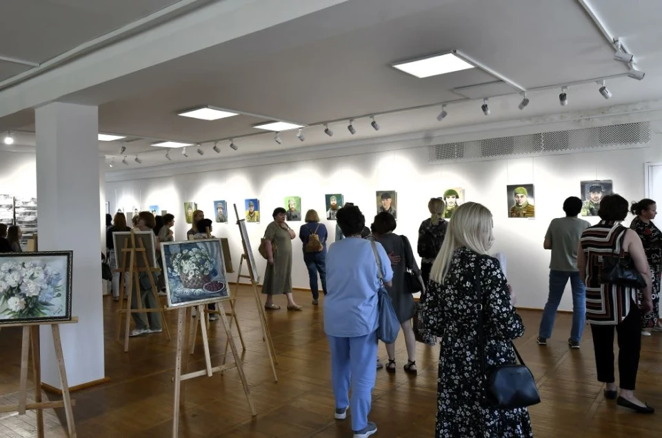 В Славутичі відкрилась виставка «Не пробачимо», яка присвячена нашим Героям фото №39