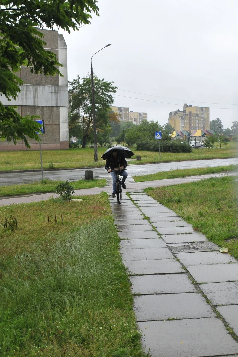 Дощ і вітер: Фоторепортаж як Славутич зустрів негоду фото №12