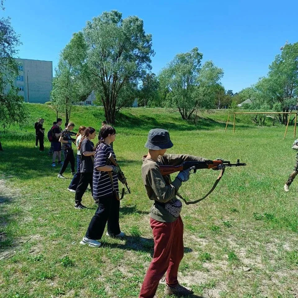  У Славутичі проводять вишколи з тактичної медицини та безпечного поводження зі зброєю фото №2