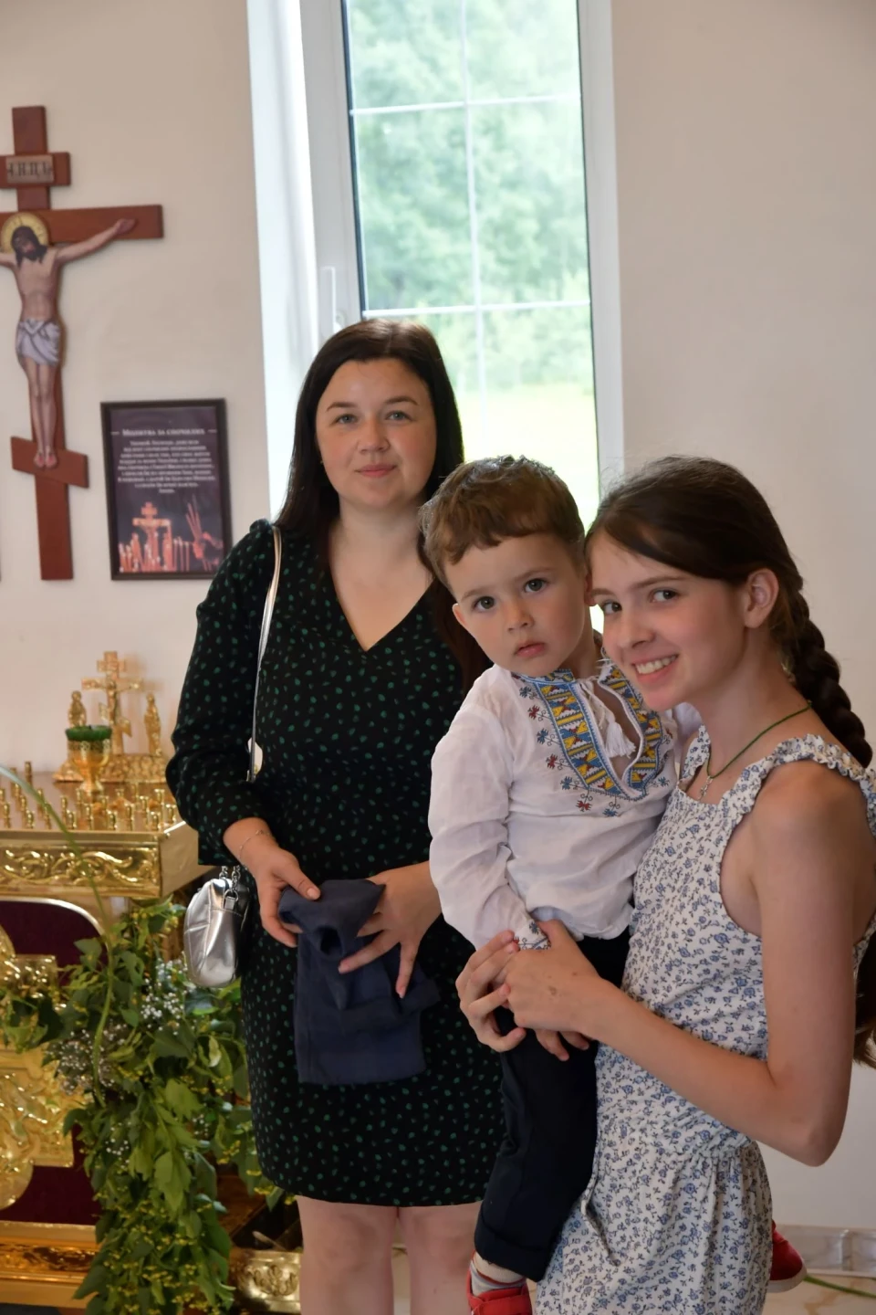 Святкування Трійці у Славутичі: величні традиції та фоторепортаж фото №2