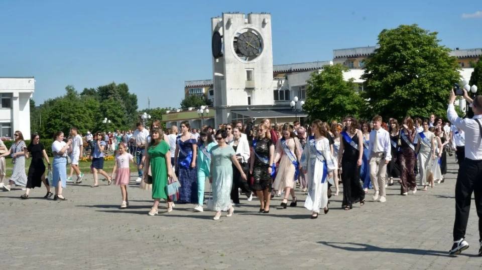 Славутич вітає випускників 2024 року фото №4