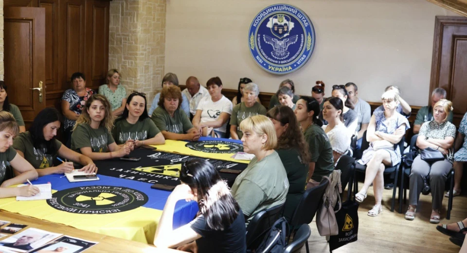 Зустріч у Координаційному штабі з родинами нацгвардійців, які обороняли Чорнобильську АЕС фото №2