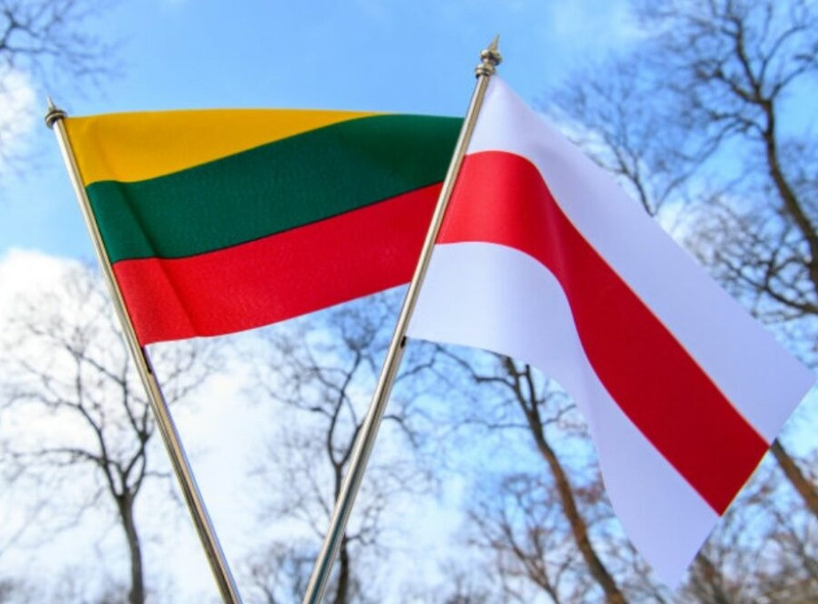 Литва закриває кордон з Білоруссю через масові запуски метеокуль