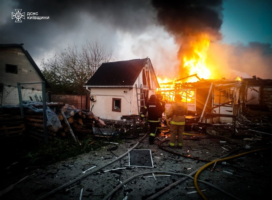 Зеленський після нової атаки: світ має відповісти спільно на підлі удари росії